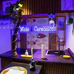 Molo Caracciolo *