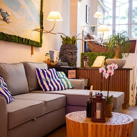 Molo Caracciolo アパート